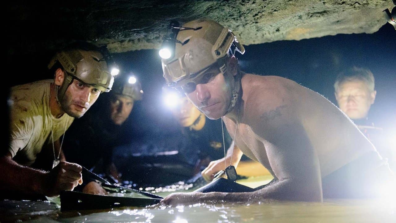 The Cave - Acqua alla gola