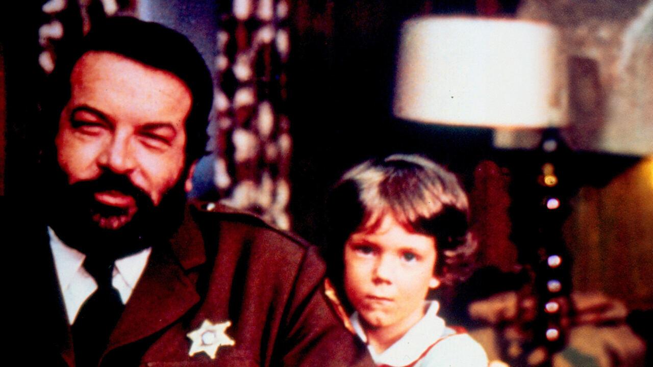 Sceriffo extraterrestre poco extra e molto terrestre