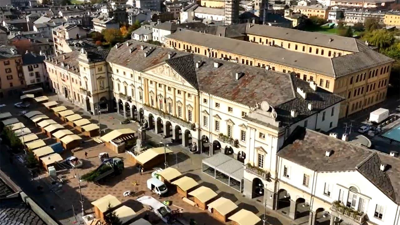 Di là dal fiume e tra gli alberi